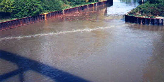 Compressed air flotsam barrier